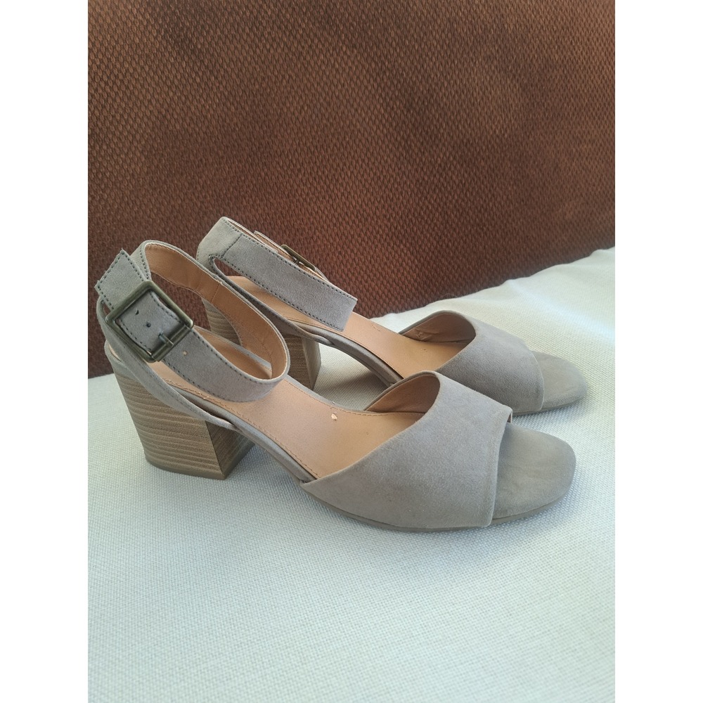 Universal Thread Womens Taupe Faux Suede Ankle Strap Block Heel Sandals Size 11